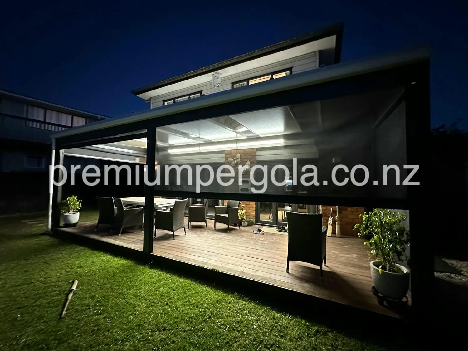 flat roof pergola